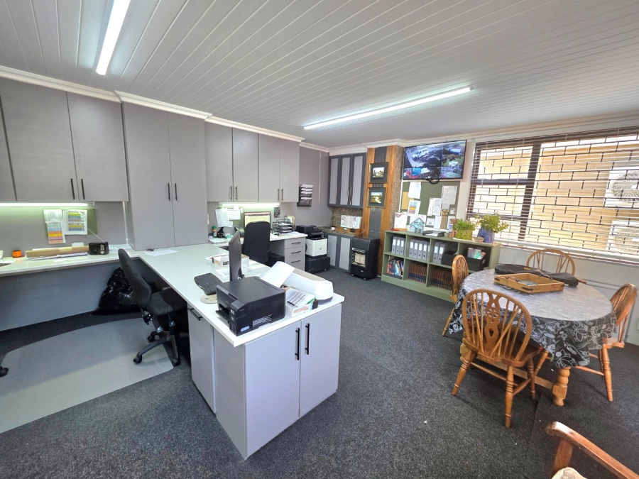 5 Bedroom Property for Sale in Morelig Free State